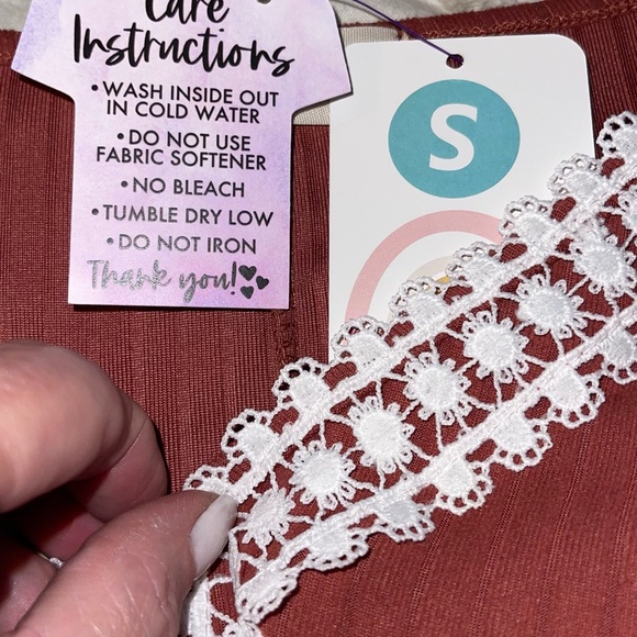 Beautiful Spring/Fall Blouse with Crochet V-Neck trim Babydoll Style! - Picture 14 of 16